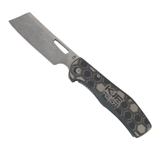 Grabado texturizado en mango de Navaja